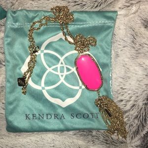 Kendra Scott necklace